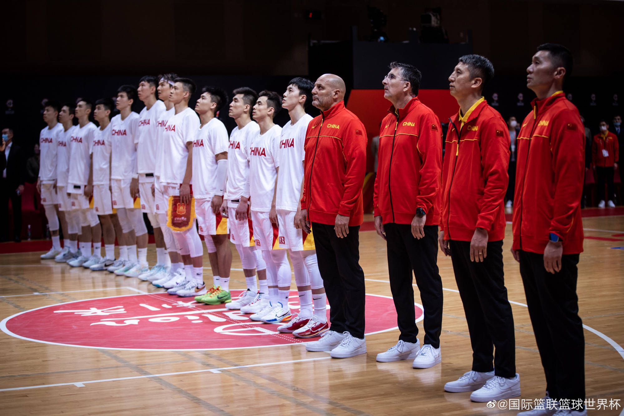 与此同时，江湖盛传胡巴的重金悬赏令，妖界大军、天师精英、绿林草莽闻风而动，一场腥风血雨即将来临2018大年初一，胡巴开年，幸福团圆